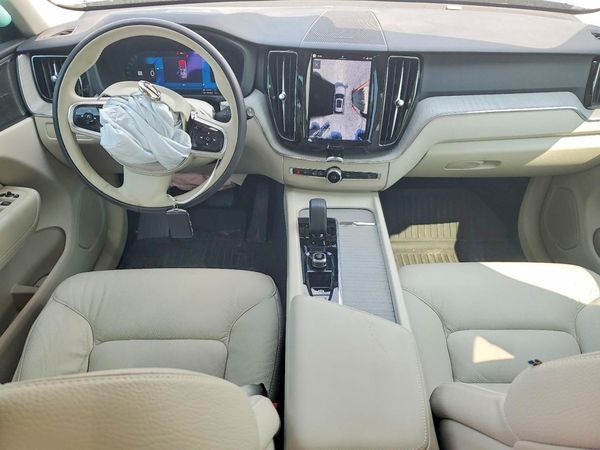 2025 VOLVO XC60 Plus Dark