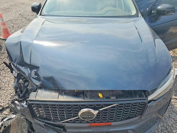 2025 VOLVO XC60 Plus Dark