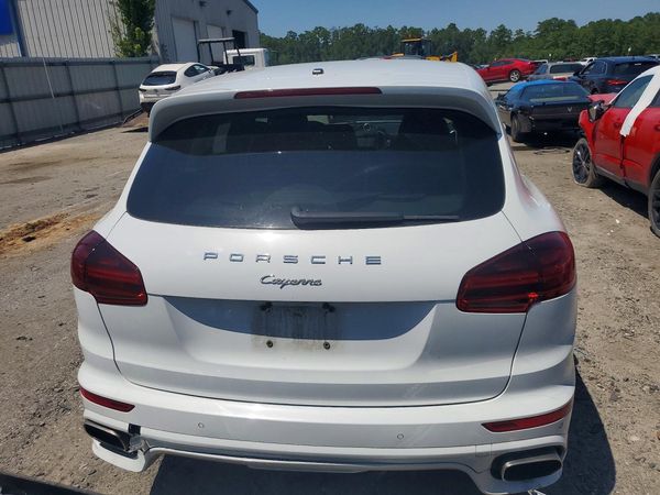 2016 PORSCHE CAYENNE