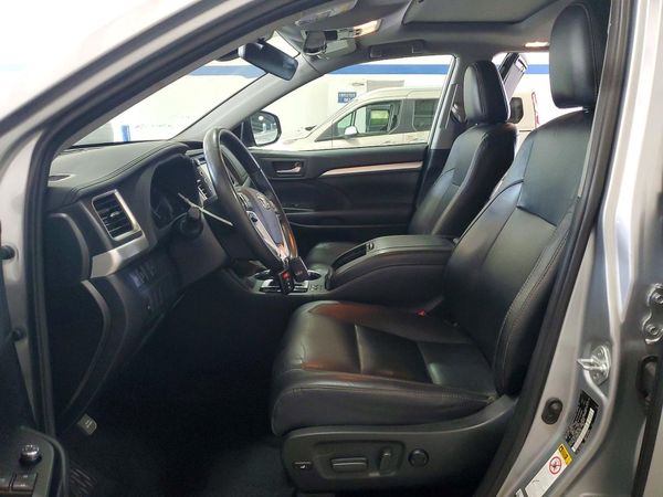 2019 TOYOTA HIGHLANDER SE/XLE
