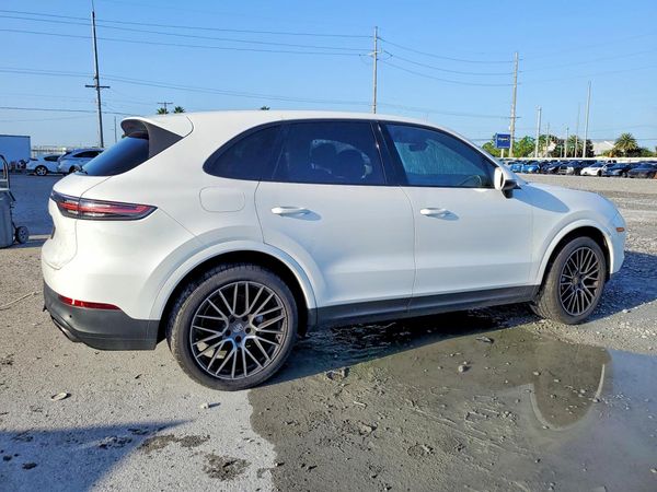 2019 PORSCHE CAYENNE
