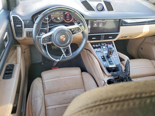 2019 PORSCHE CAYENNE