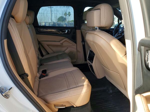 2019 PORSCHE CAYENNE
