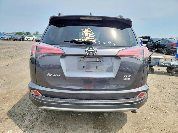 2018 TOYOTA RAV4 Adventure/XLE