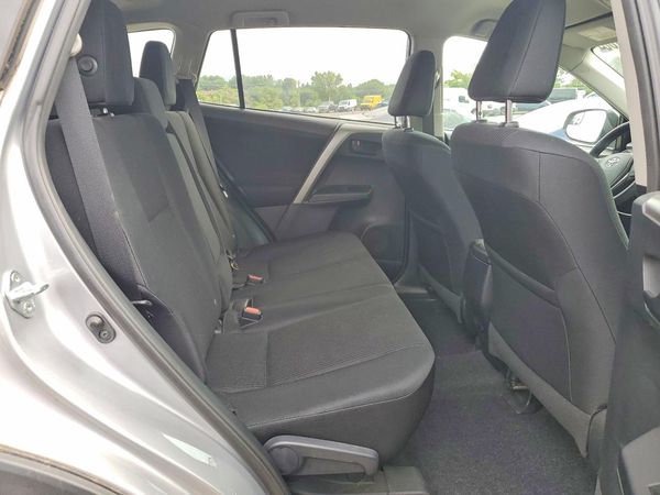 2016 TOYOTA RAV4 LE (X Grade)