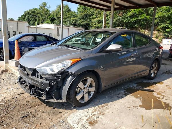 2013 HYUNDAI ELANTRA