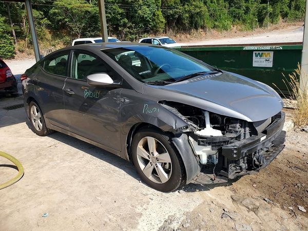 2013 HYUNDAI ELANTRA