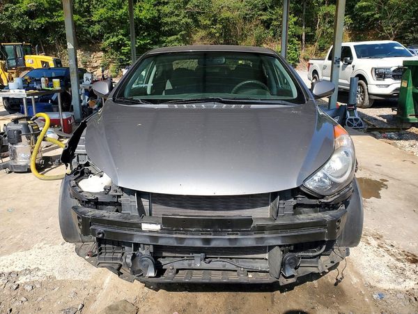 2013 HYUNDAI ELANTRA