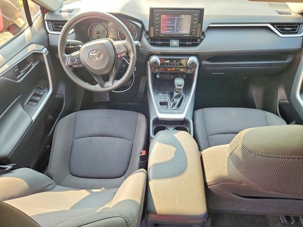 2020 TOYOTA RAV4 LE