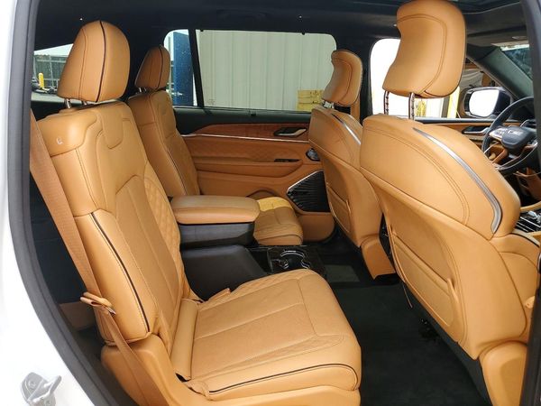 2022 JEEP GRAND CHEROKEE Summit