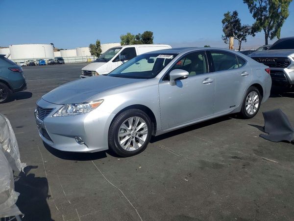 2015 LEXUS ES 300h