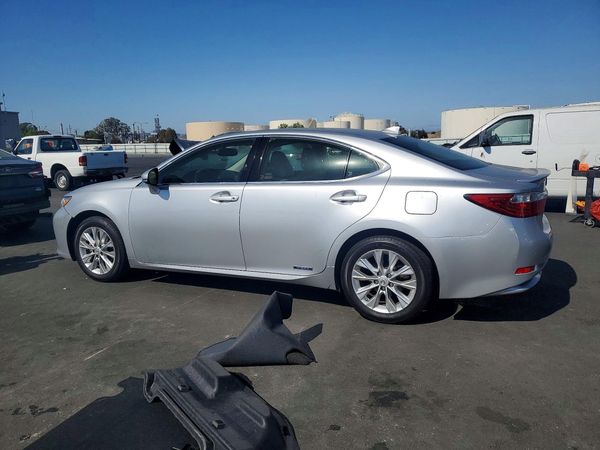 2015 LEXUS ES 300h
