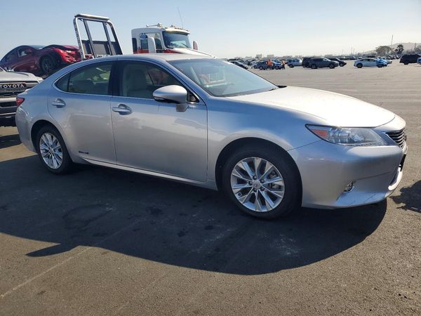 2015 LEXUS ES 300h