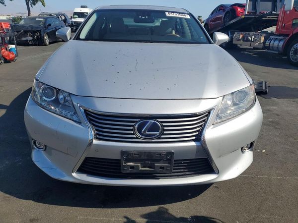 2015 LEXUS ES 300h