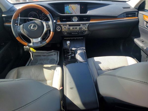 2015 LEXUS ES 300h
