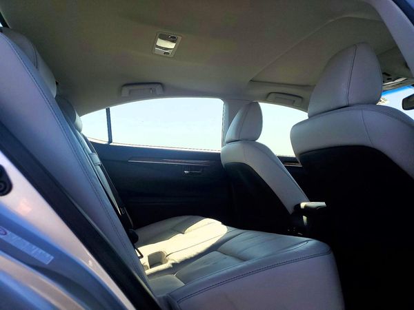 2015 LEXUS ES 300h