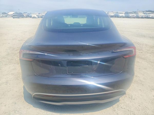 2026 TESLA MODEL 3