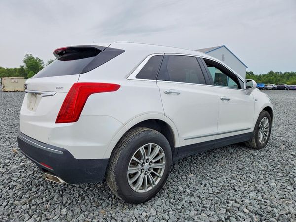 2017 CADILLAC XT5