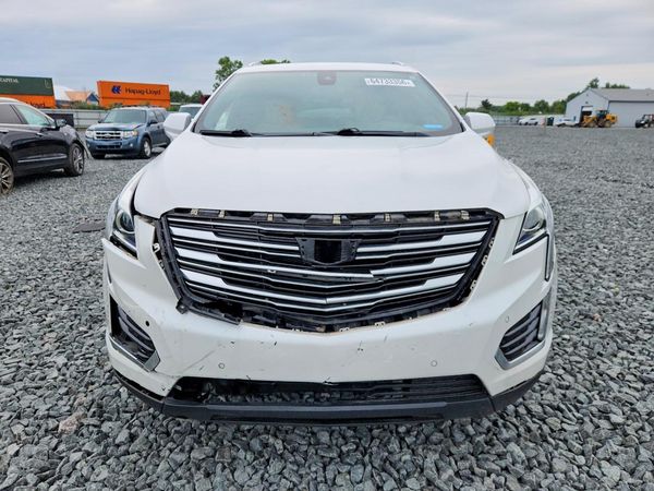 2017 CADILLAC XT5