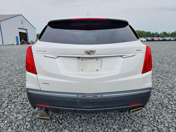 2017 CADILLAC XT5