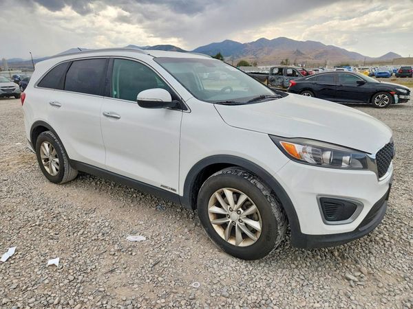 2016 KIA SORENTO L / LX