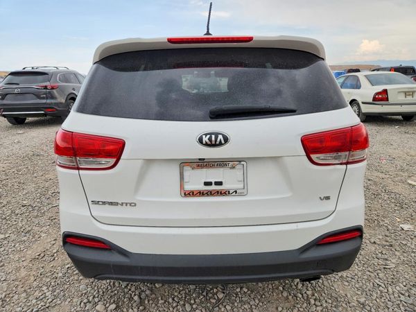 2016 KIA SORENTO L / LX