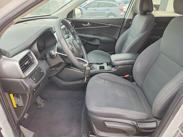 2016 KIA SORENTO L / LX