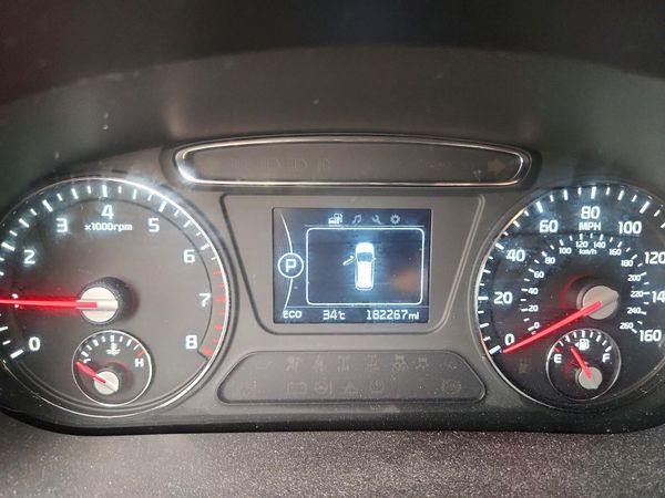 2016 KIA SORENTO L / LX
