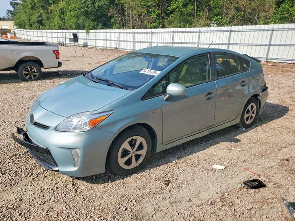 2015 TOYOTA PRIUS