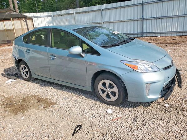 2015 TOYOTA PRIUS