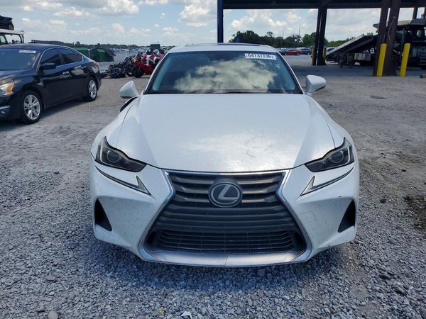 2017 LEXUS IS 200t