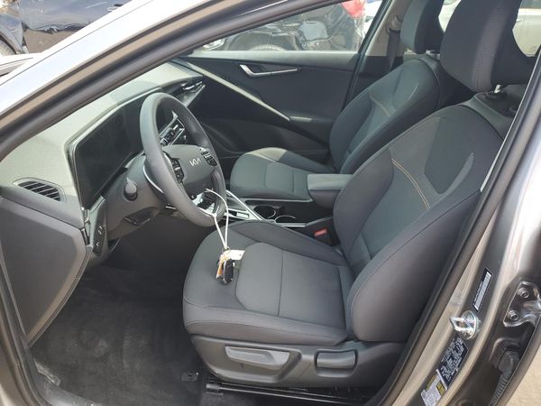 2025 KIA NIRO