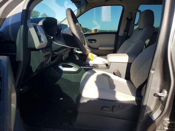 2025 NISSAN FRONTIER