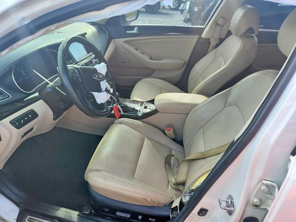2015 KIA CADENZA