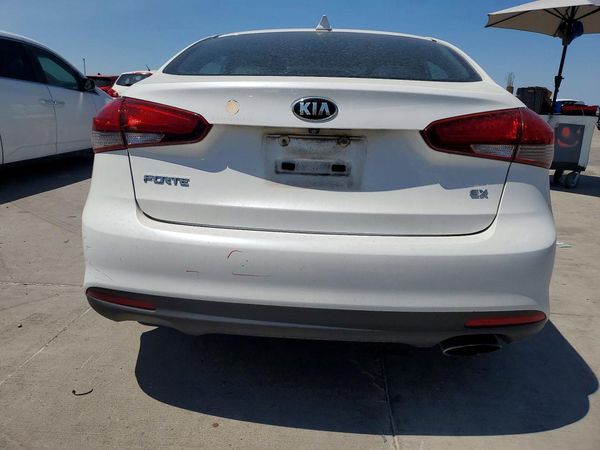 2017 KIA FORTE EX