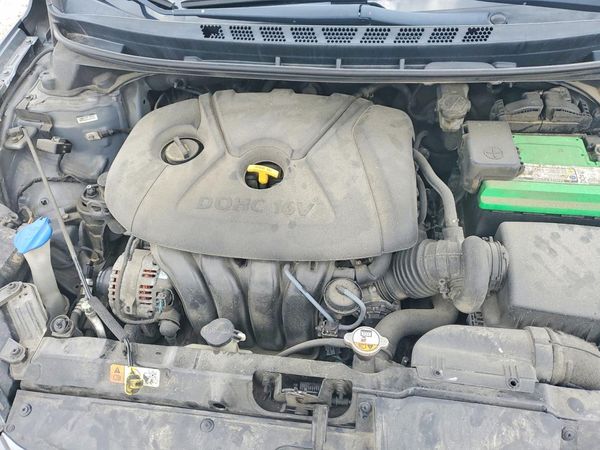 2014 HYUNDAI ELANTRA GLS(Middle)