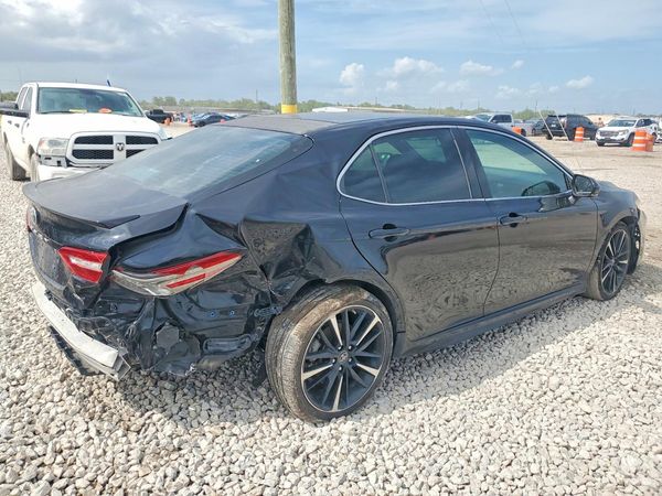 2018 TOYOTA CAMRY XSE