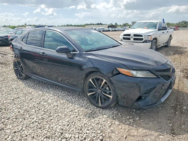 2018 TOYOTA CAMRY XSE