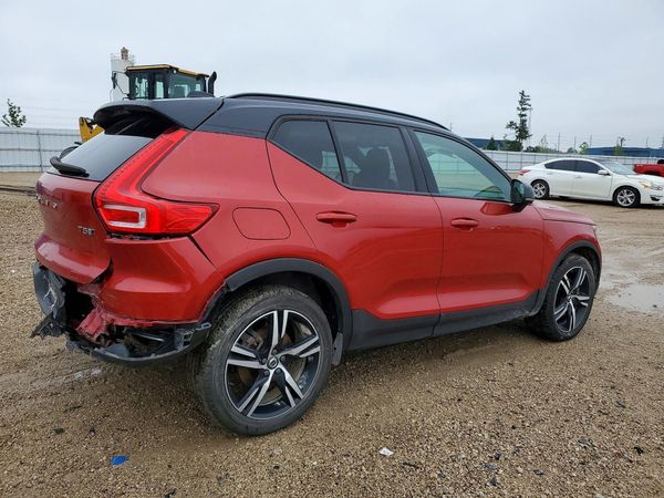 2020 VOLVO XC40 R-Design