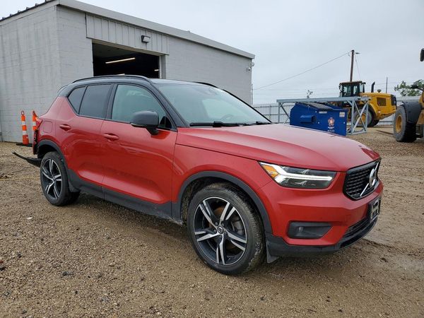 2020 VOLVO XC40 R-Design