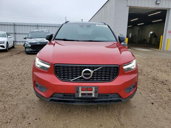 2020 VOLVO XC40 R-Design