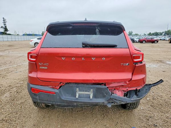 2020 VOLVO XC40 R-Design