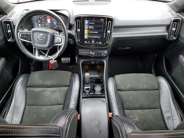 2020 VOLVO XC40 R-Design