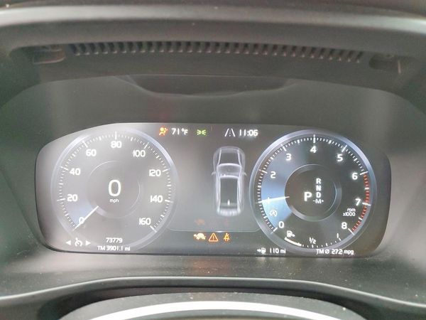 2020 VOLVO XC40 R-Design