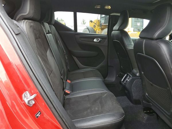 2020 VOLVO XC40 R-Design
