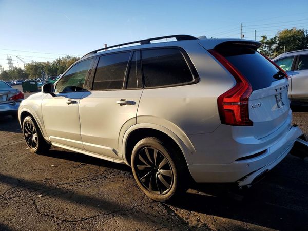 2017 VOLVO XC90