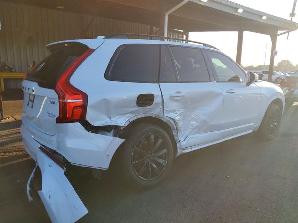 2017 VOLVO XC90