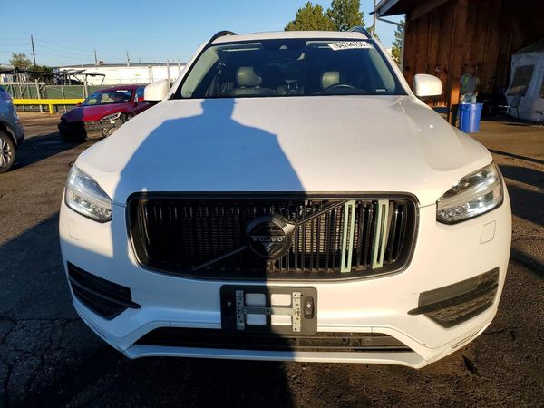2017 VOLVO XC90