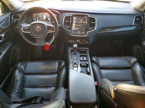 2017 VOLVO XC90