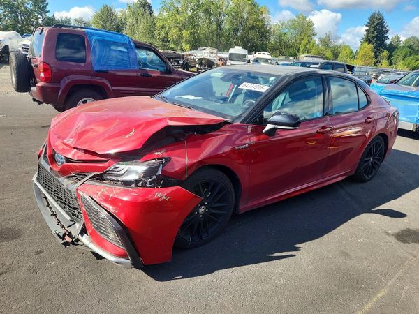 2021 TOYOTA CAMRY XSE